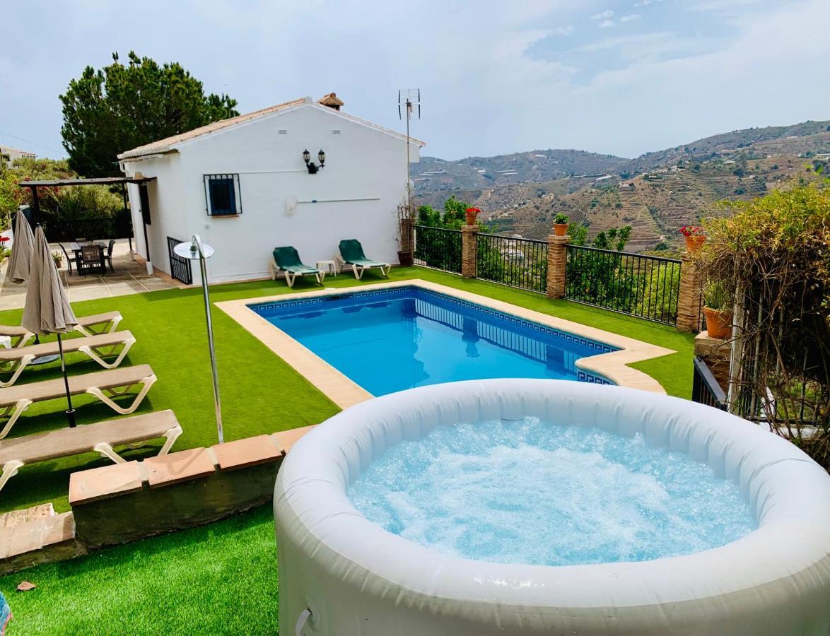 Villa En Frigiliana Con Piscina Y Jacuzzi ภายนอก รูปภาพ