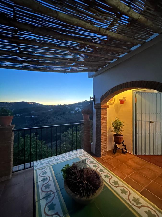 Villa En Frigiliana Con Piscina Y Jacuzzi ภายนอก รูปภาพ