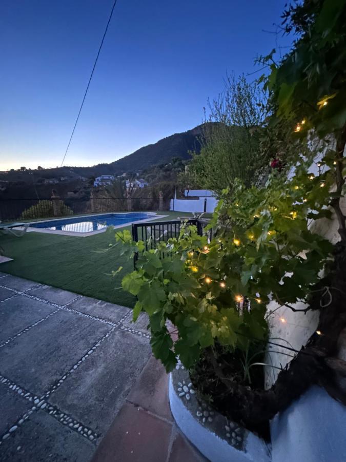Villa En Frigiliana Con Piscina Y Jacuzzi ภายนอก รูปภาพ